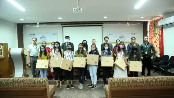 Parul University’s girl student engineers receive scholarships and laptops under the Women in Engineering program