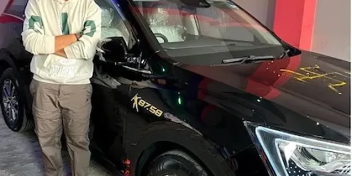 Neeraj Chopra ‘golden boy’ was gifted a personalised XUV700 by Anand Mahindra