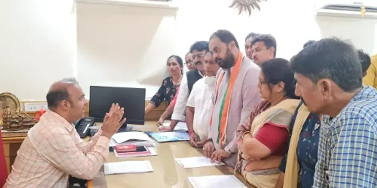 Vadodara Congress made allegations of corruption in Awas Yojna