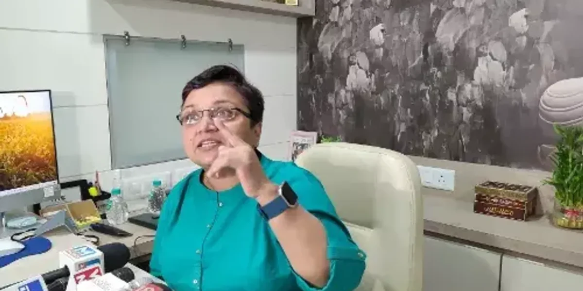 Lung specialist in Vadodara put serious allegations on Sterling hospital for charging money against the corporation guidelines
