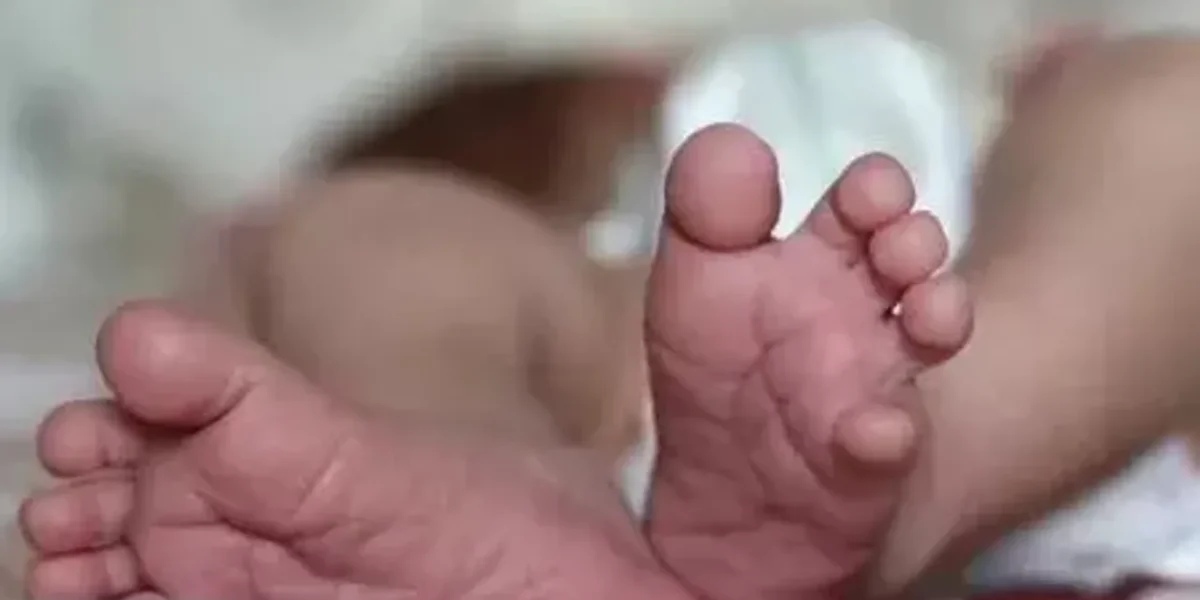 New born found abandoned near chhani canal road in Vadodara