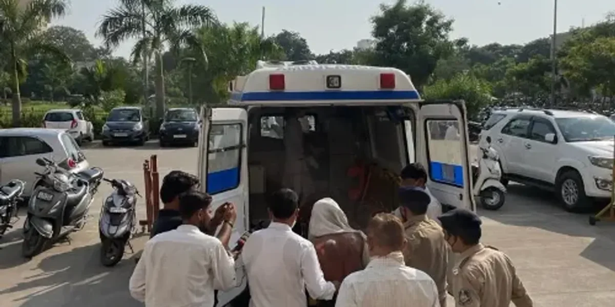 Middle aged man attempted suicide inside Vadodara court on Monday