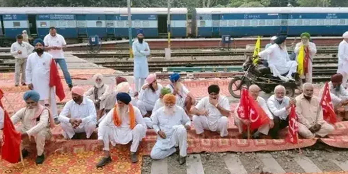 Farmers block railway tracks in Punjab, Haryana deploys RAF