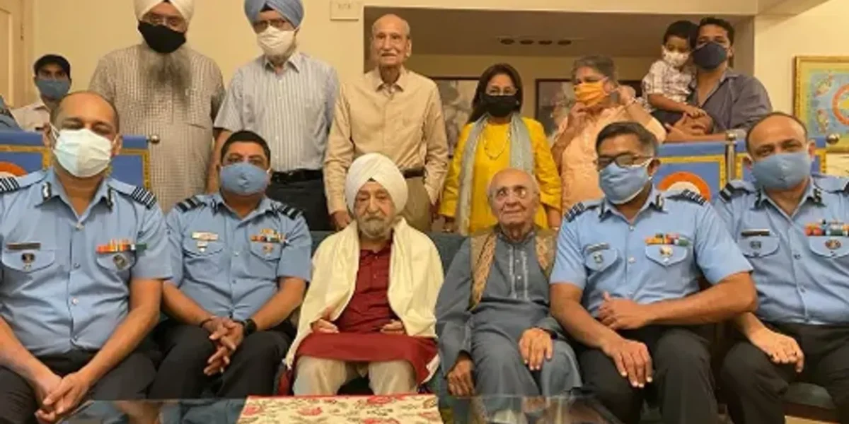 Veteran IAF officer from accounts branch turns 100