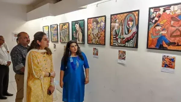 Art lover from Vadodara gives platform to Kashmiri women artists