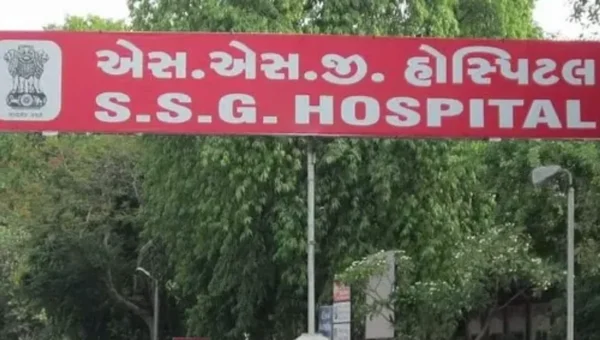 Doctors, nursing staff of Sayaji Hospital help in the safe delivery of pregnant woman accused of theft by police