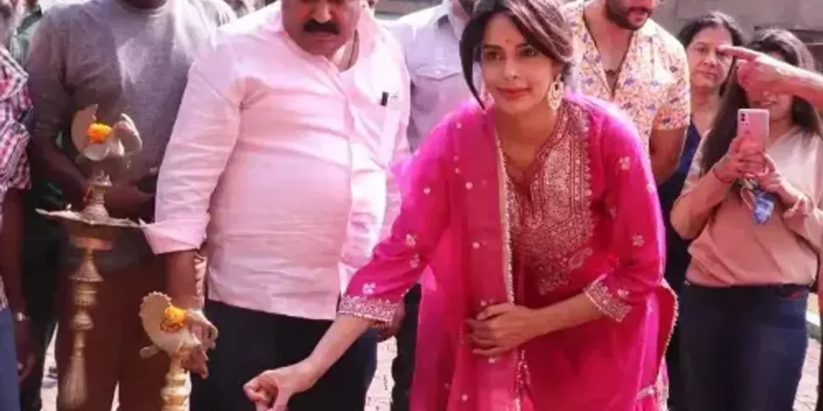 Mallika Sherawat will make her Tollywood debut in VC Vadivudayan’s “Nagamati.”