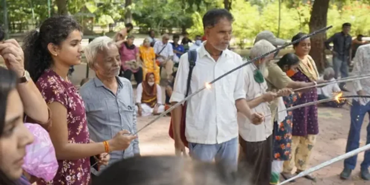 Hoonf Charitable trust and Nishita Rajput celebrate diwali with blind and old age people