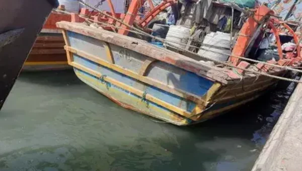 Pakistan Navy Kills One Indian Fisherman Off Gujarat Coast