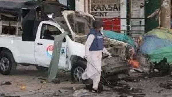 A bomb blast in Quetta injured two police officers and five civilians: Pakistan