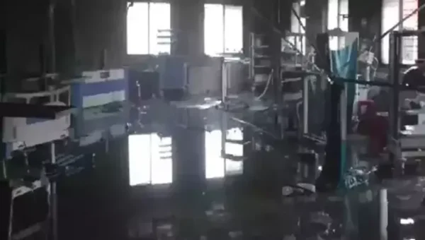 A massive fire breaks out in a Maharashtra hospital’s ICU, killing ten people.