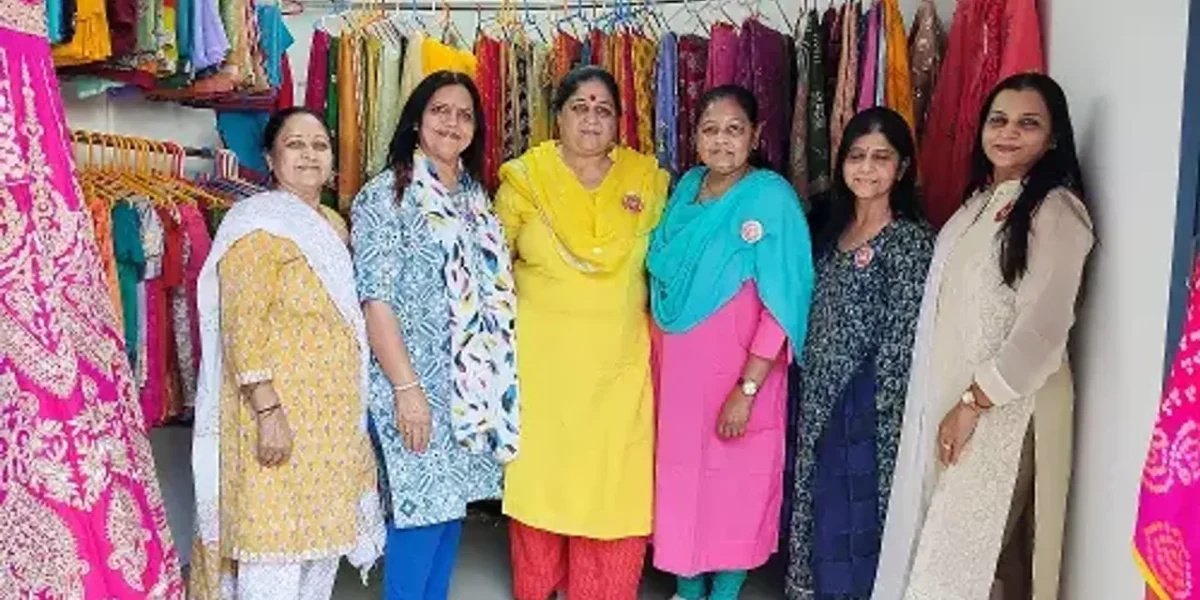 Saree library starts by Ashta Saheli group in Vadodara