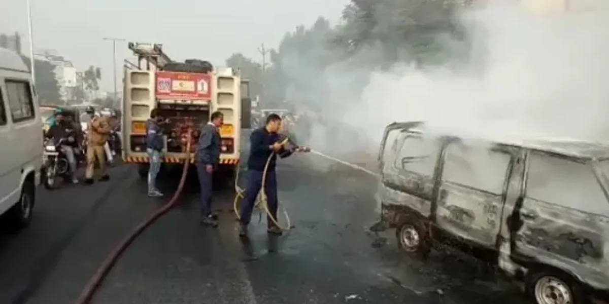 Van driver and labourer moved out in time before van caught fire in Vadodara