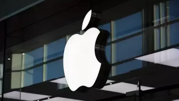 Apple shut 8 stores since Tuesday amid Covid-19 surge in US