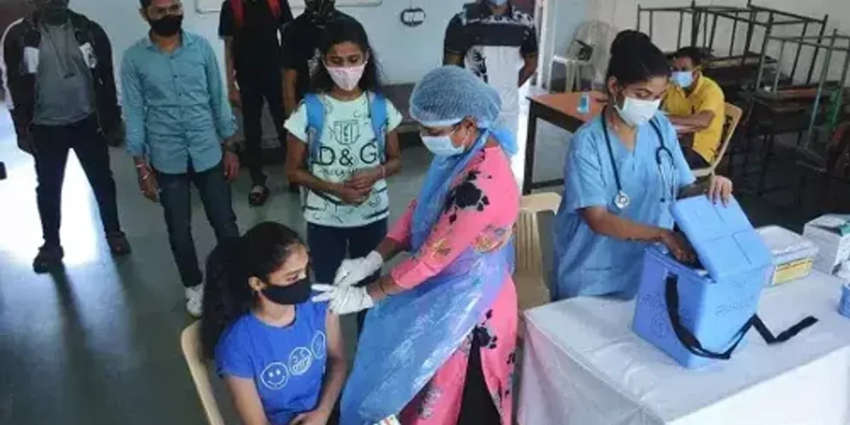 India logs highest single day rise of Omicron cases, tally climbs to 578