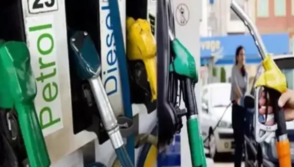 Petrol price in Delhi likely to come down as Delhi government is planning to reduce VAT on it