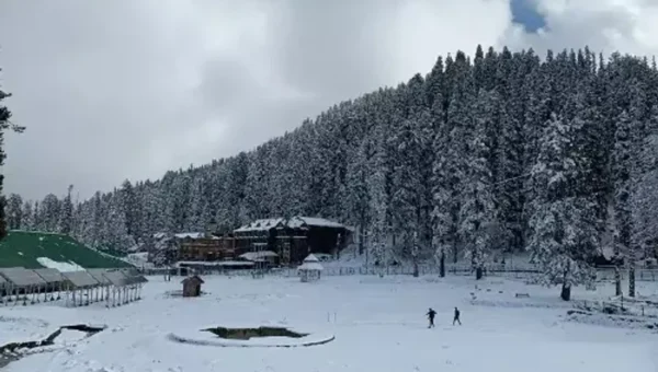 The Kashmir Valley welcomes a record number of visitors, with Gulmarg Ski Resort for holidays