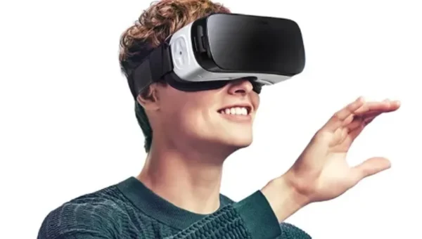 Stanford University launches first class taught entirely in virtual reality