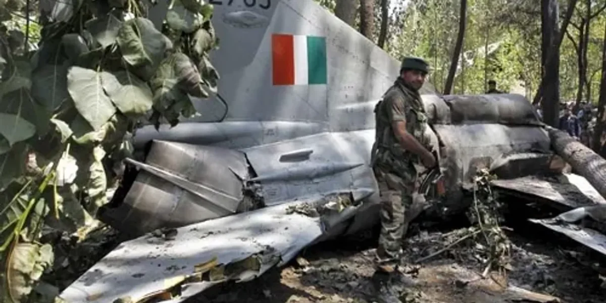 MiG-21 crashes at Jaisalmer, Rajasthan, killing the pilot
