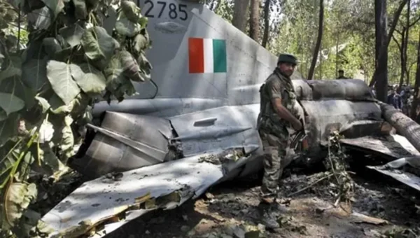 MiG-21 crashes at Jaisalmer, Rajasthan, killing the pilot