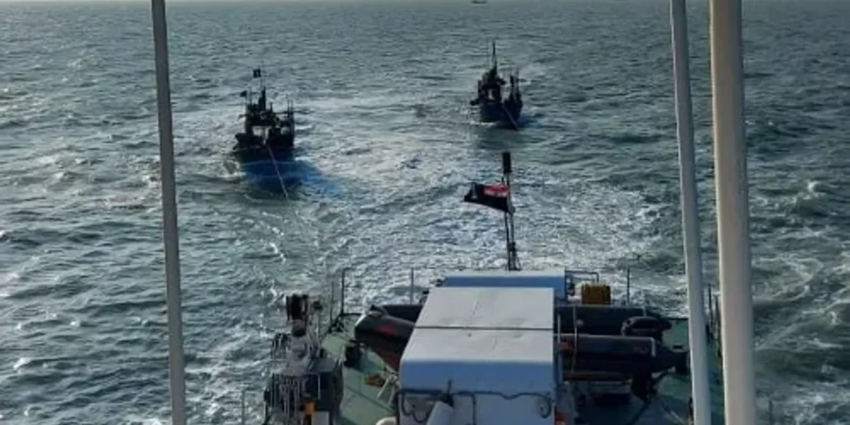 Indian Coast Guard apprehends Pakistani Fishing Boats in Arabian sea