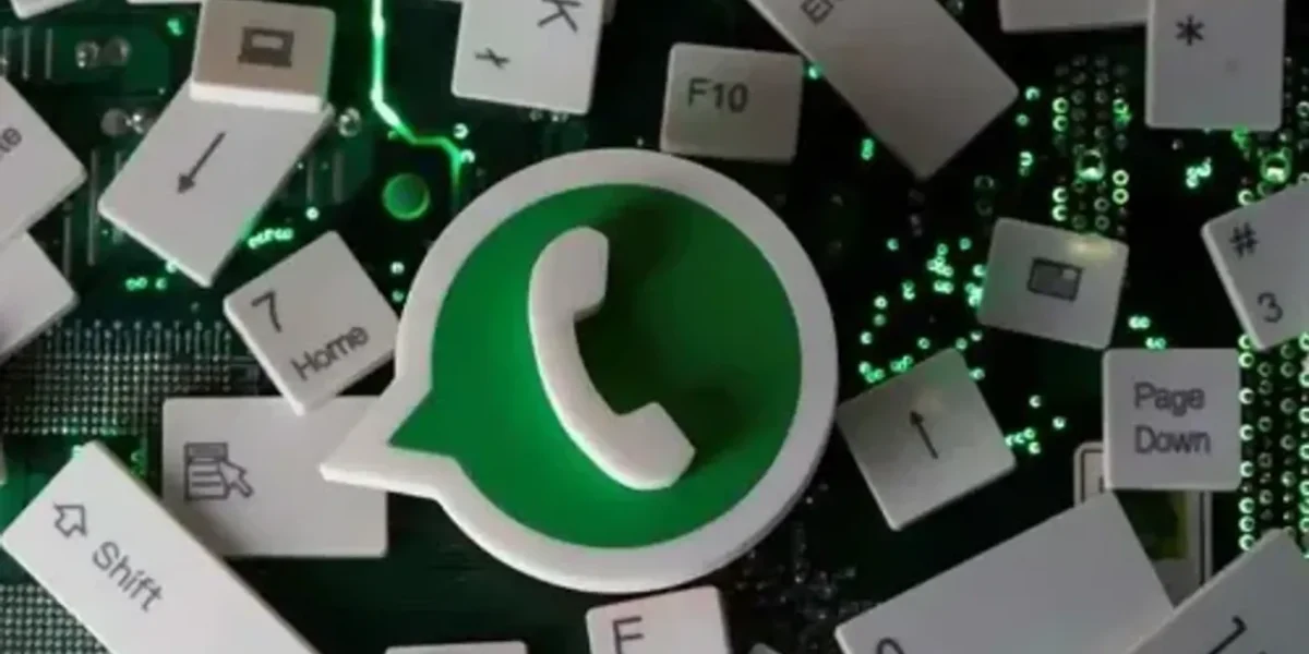 WhatsApp testing new in-app camera UI and other features
