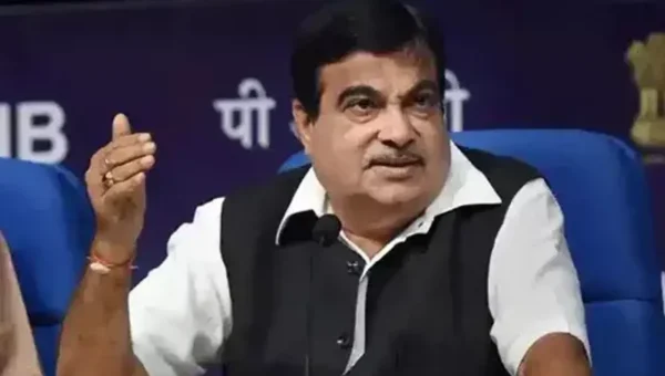 Nitin Gadkari to Indian automakers: “Start making flex-fuel vehicles within six months.”