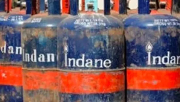 Prices of LPG cylinders hit hard on December 1, 2021, when gas prices increased by Rs 100