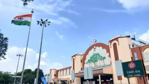 Minister of State for Railways & Textiles dedicated the newly upgraded Vadodara railway station