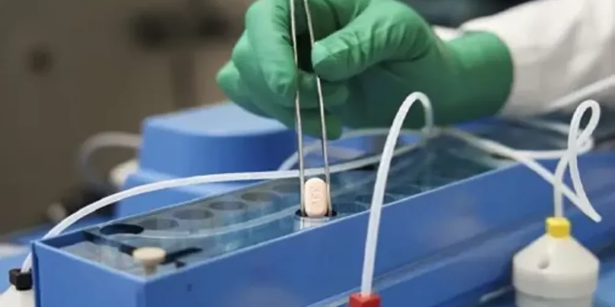 Pfizer pill Paxlovid becomes 1st US-authorised home COVID treatment