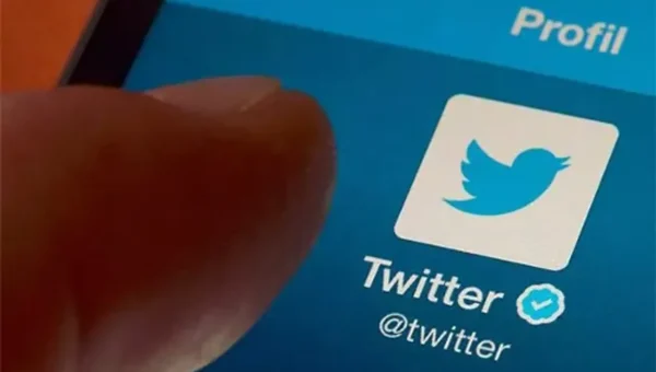 Without consent, Twitter prohibits the sharing of photos and videos of private individuals
