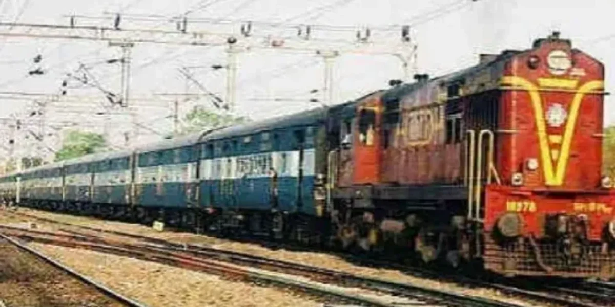 Western Railway’s RPF apprehends two persons in chain pulling cases in long distance trains