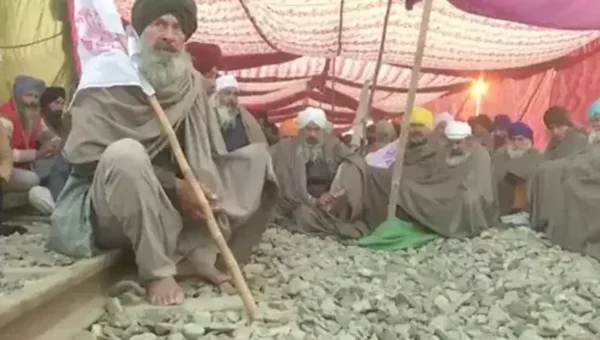 Punjab farmers hold ‘rail roko’ aandolan in Amritsar for farm loan waiver