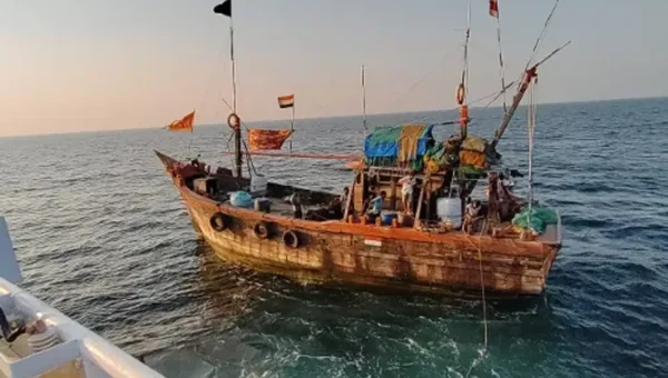 Indian Coast Guard evacuates fishermen in distress