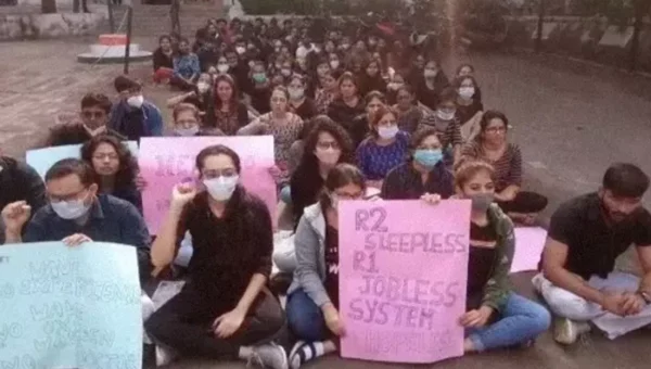 Resident doctors of SSG Vadodara continue their strike for the third straight day