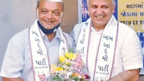 Diamond businessman Mahesh Savani quits Aam Aadmi Party