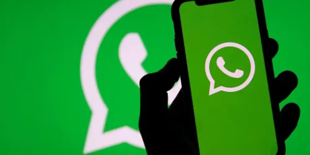 WhatsApp’s global voice message player is now available for beta testers on iOS
