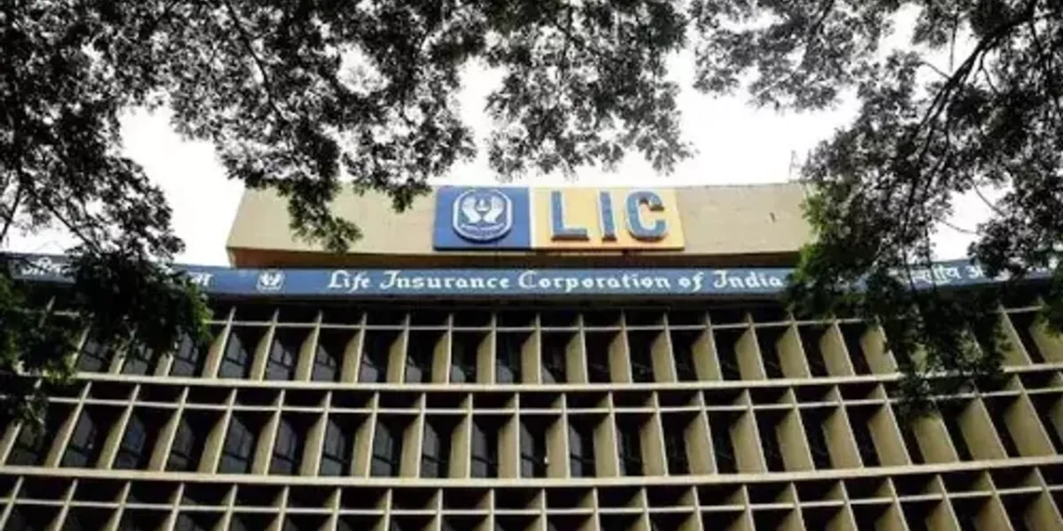 IPO-bound LIC chairman’s tenure extended by the Govt for a year