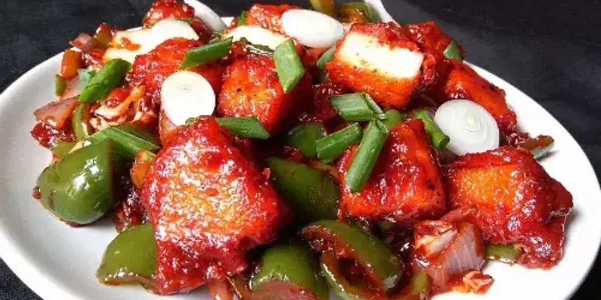 Paneer Chilly: A popular Indo-Chinese starter dish that is made from paneer, onion and capsicum