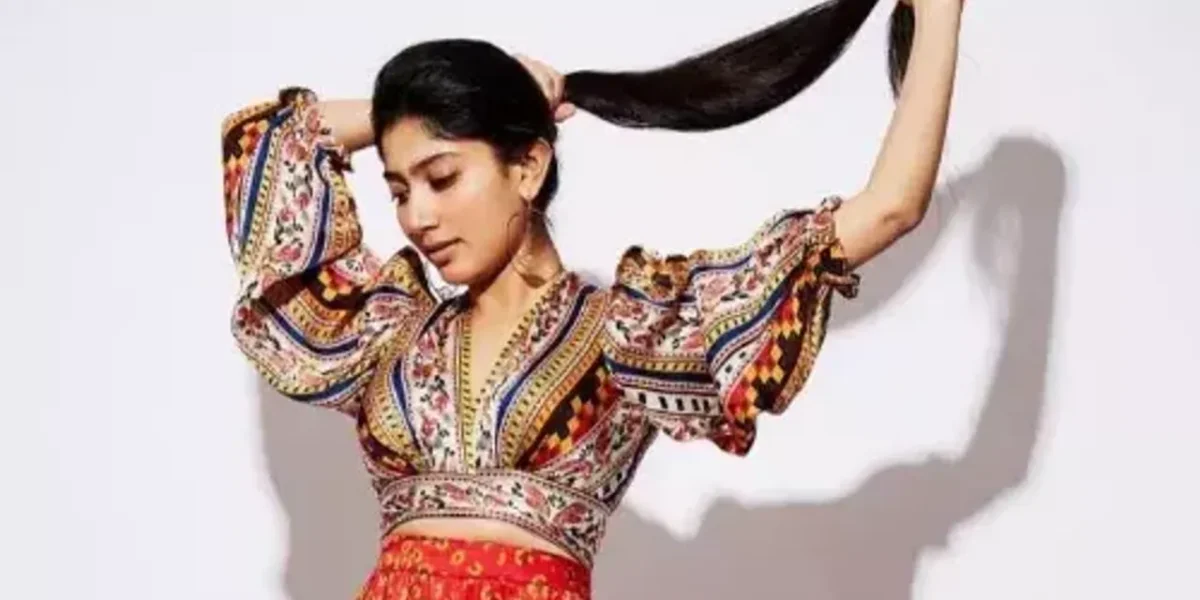Telugu Actress, Sai Pallavi nails the crop top-skirt look