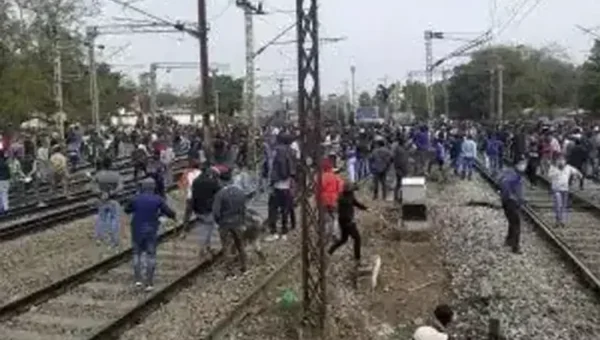 Bihar Bandh over RRB NTPC Exam: Protestors block roads in Hajipur