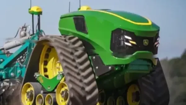 John Deere unveils automated tractor at CES show