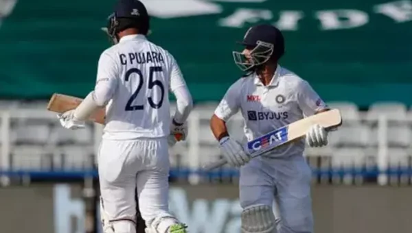India to resume their 2nd innings against South Africa at overnight score of 85 for 2 in Johannesburg Test today