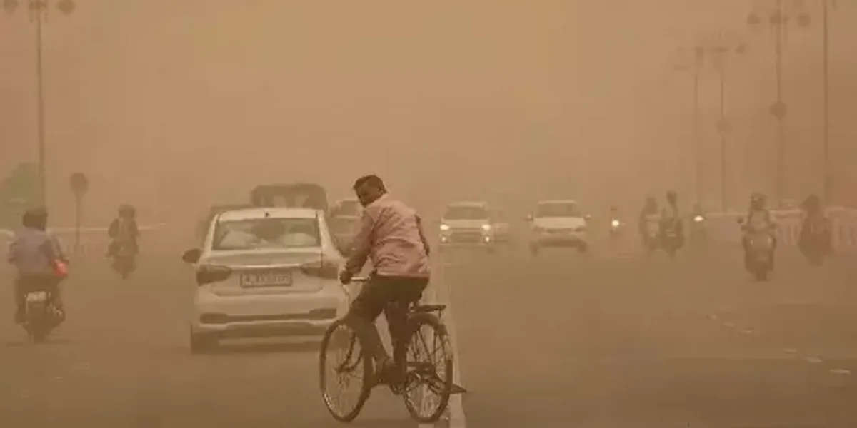 Massive dust storm heads towards Gujarat, Rajasthan: IMD issues alert for 12 hours