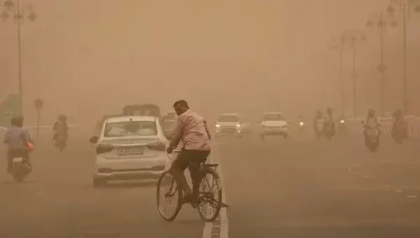 Massive dust storm heads towards Gujarat, Rajasthan: IMD issues alert for 12 hours