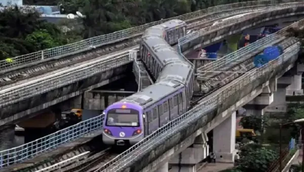 Officials: Kolkata Metro Rail services disrupted due to rail fracture