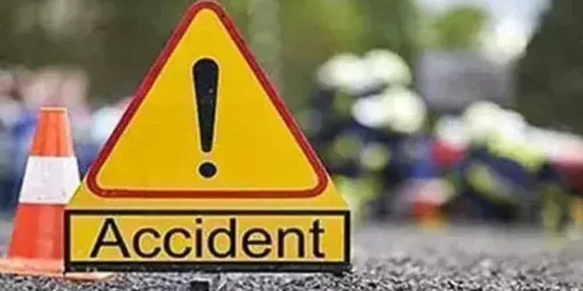 SRP trooper’s bus collides with a parked truck due to reduced visibility caused by fog near Kim, 17 injured, 4 in critical condition
