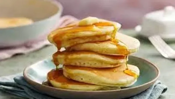 Quick and easy recipe for American-style fluffy pancakes