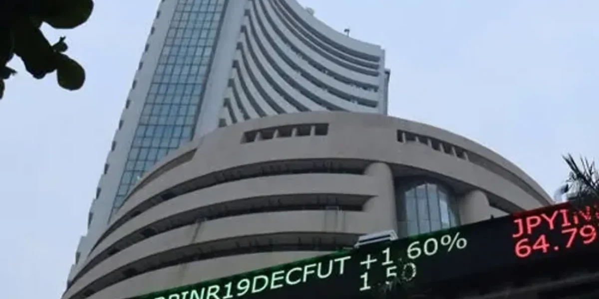 Sensex plunges 1,000 Points, Nifty below 16,900 amidst twist In Russia-Ukraine conflict
