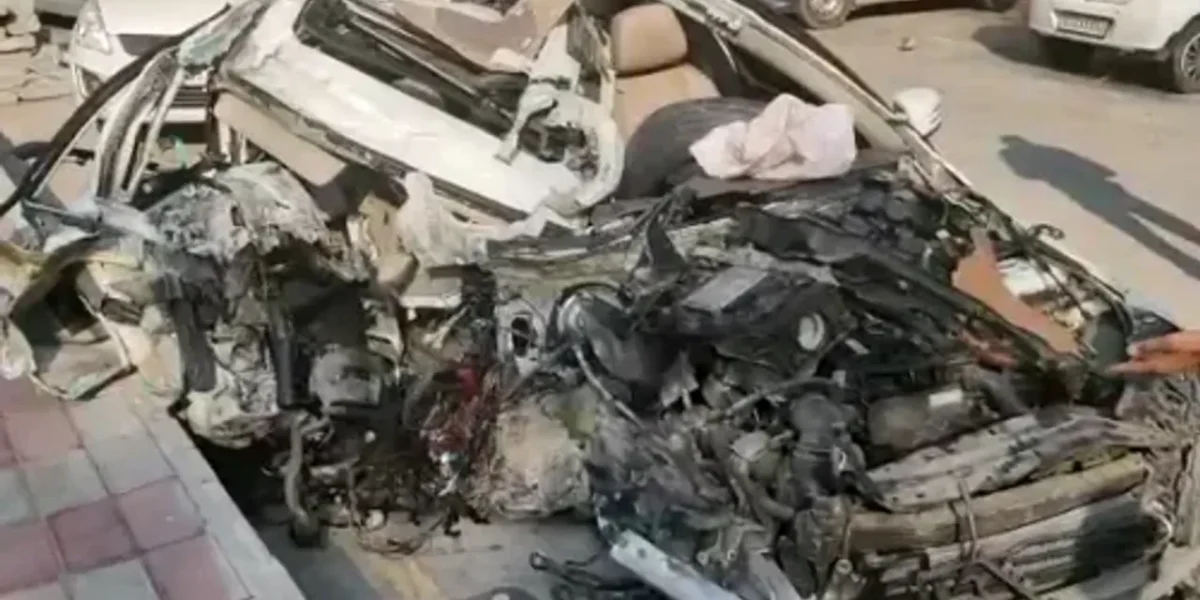 Delhi: 2 dead, 3 injured as Mercedes collides with truck in Cantt area